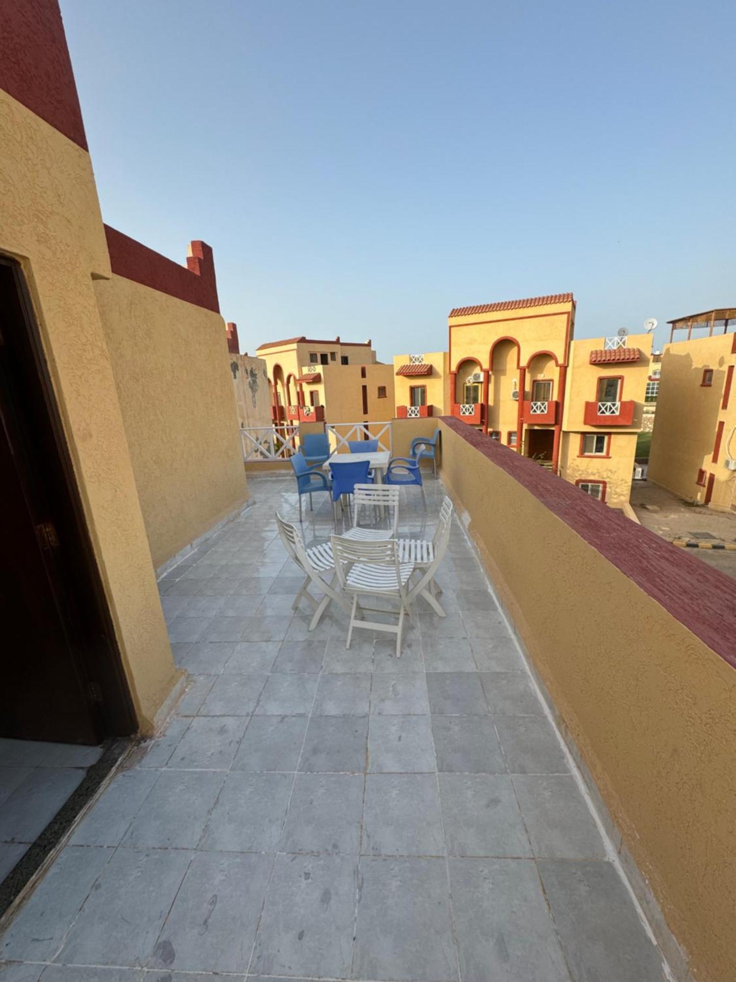 Brand New Renovated Cheerful 3-Bedroom Villa With 6 Pools Family Only- Perla Marina Kilo 85 El Alamein Zewnętrze zdjęcie